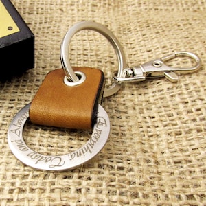 Porte-clés en cuir personnalisé pour hommes, Porte-clés en cuir véritable, Porte-clés rond en cuir personnalisé, Cuir personnalisé et acier, Multicolore, VENTE