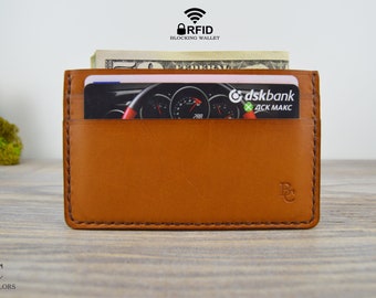 Soporte de tarjeta de cuero delgado, billetera marrón camello, mini billetera delgada personalizada, billetera de tarjeta de cuero, billetera para mujeres pequeñas, RFID, iniciales grabadas
