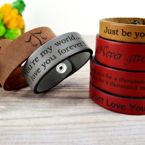 Bracelet personnalisé, Bracelet personnalisé, Bracelet en cuir, Bracelet manchette personnalisé gravé, Cadeau pour lui, Cadeau pour elle, Rouge, Gris, Marron