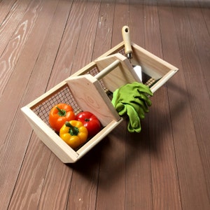 Red Cedar Garden Hod: Harvest Basket with Tool Divider