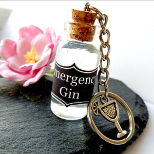 Emergency Gin Keyring, Gift For Best Friend, Alcohol Themed, Hen Party Presents, Spoof, Gag, Comedy Novelty Present, Hamper Filler image 1