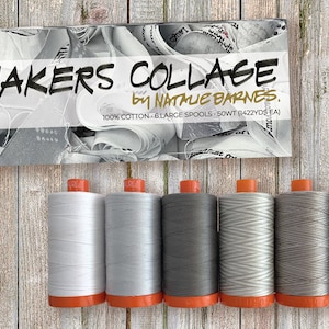 Pode incluir: Seis carret&eacute;is de fio 50wt em branco, prata, cinza e preto. Os carret&eacute;is s&atilde;o etiquetados "Makers Collage by Natale Barnes. 100% Algod&atilde;o - 6 Carret&eacute;is Grandes - 50wt (1422 yds ea)"