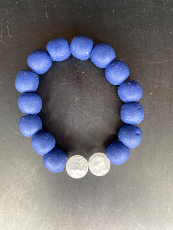 BN3S: Navy Glass Bracelet