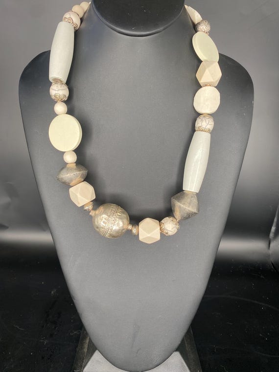 White Wood: White and Silver Necklace