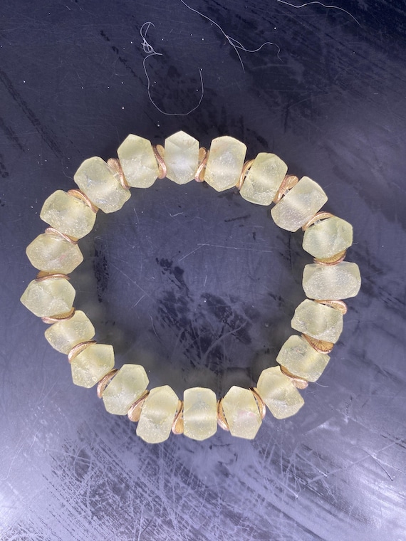 BY35S: Yellow Sea Glass Bracelet