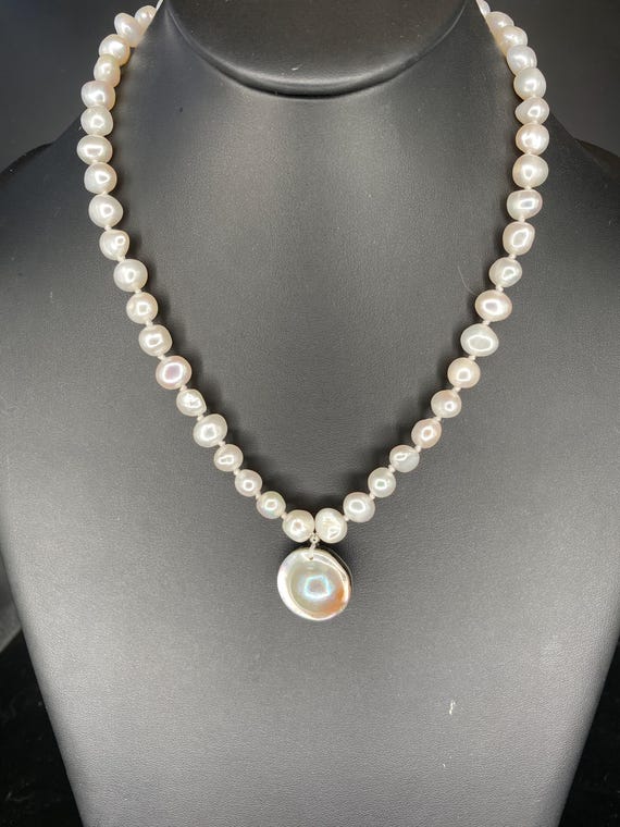 White Pearl Pendant: White Pearl Necklace