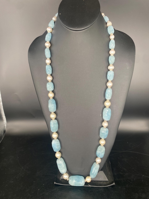Aquamarine with Pearls: Faceted Aquamarine with White Pearls