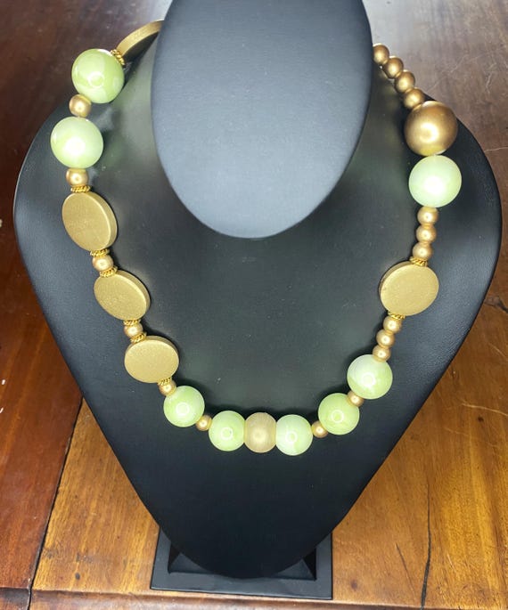 Lime: Lime Agate with  Gold Wood