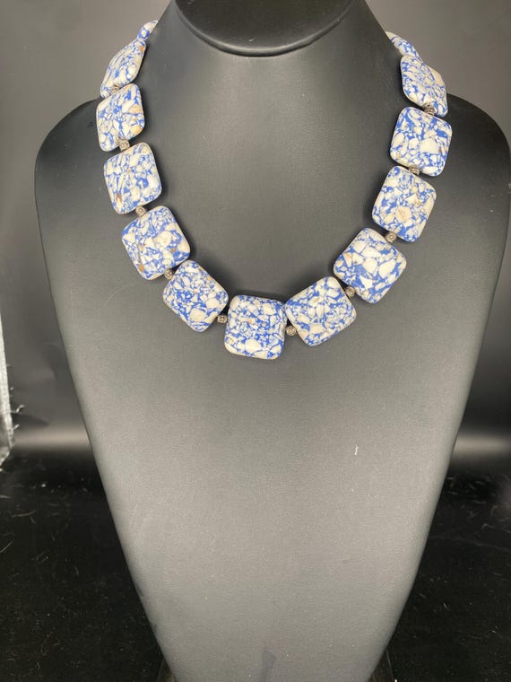 Bralin: Royal Blue and White Necklace