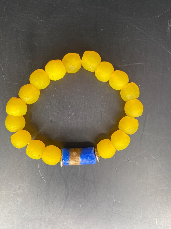 BY41S: Bright Yellow Sea Glass Bracelet