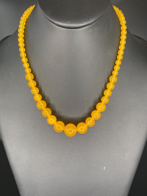 Yellow Jade Ball Choker: Basic Yellow Jade Choker