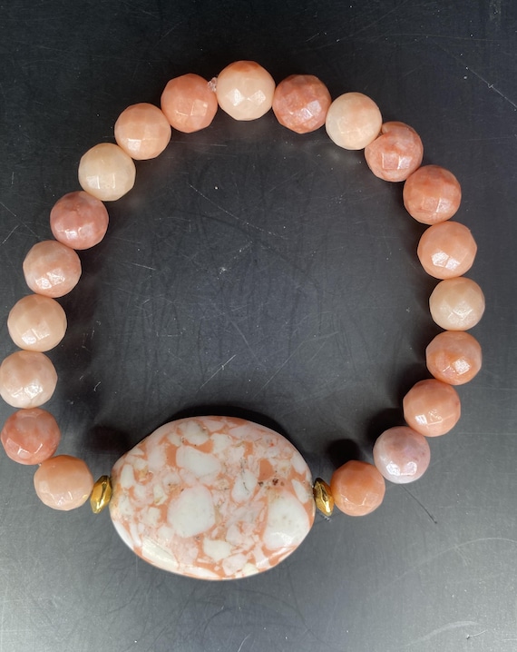 BO29S: Peach Agate Bracelet