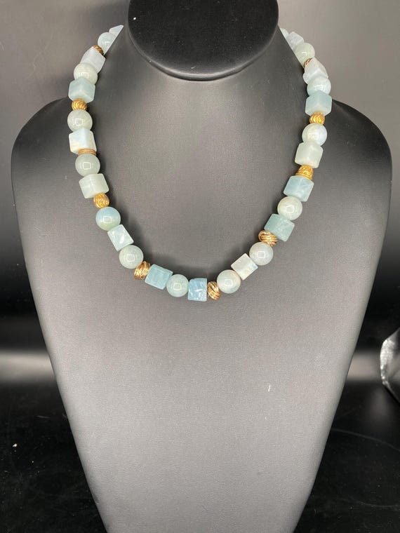 Aquamarine: Aquamarine & Gold Necklace