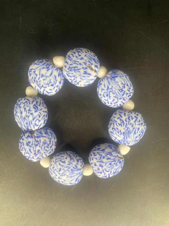 BBL75S: Royal and White Bracelet