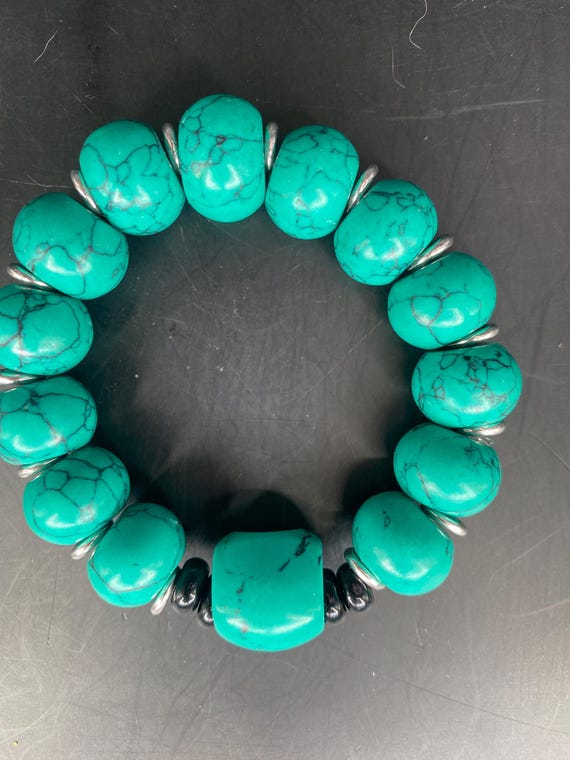 BT36S: Turquoise Howlite Bracelet