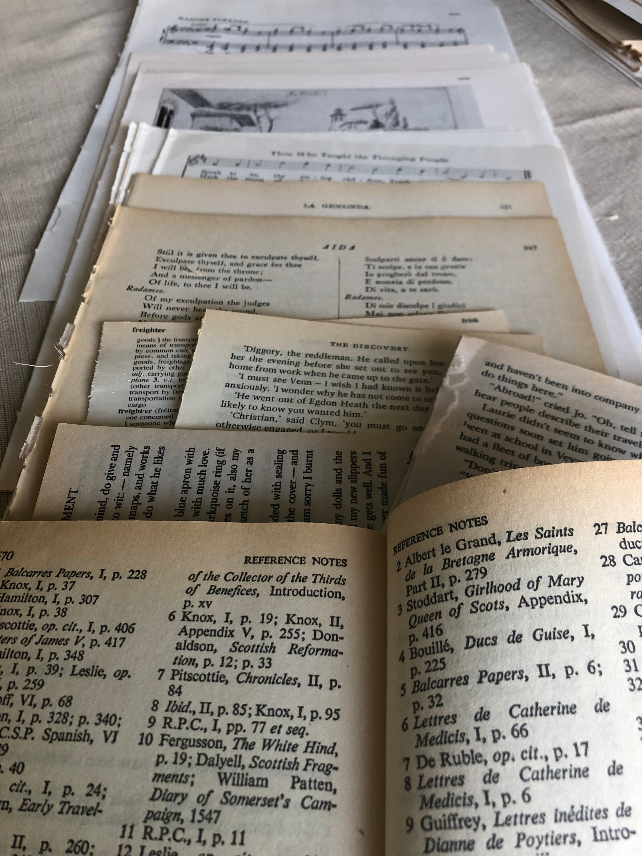 110 Pages Vintage Book Paper Ephemera Pack Junk Journal - Etsy