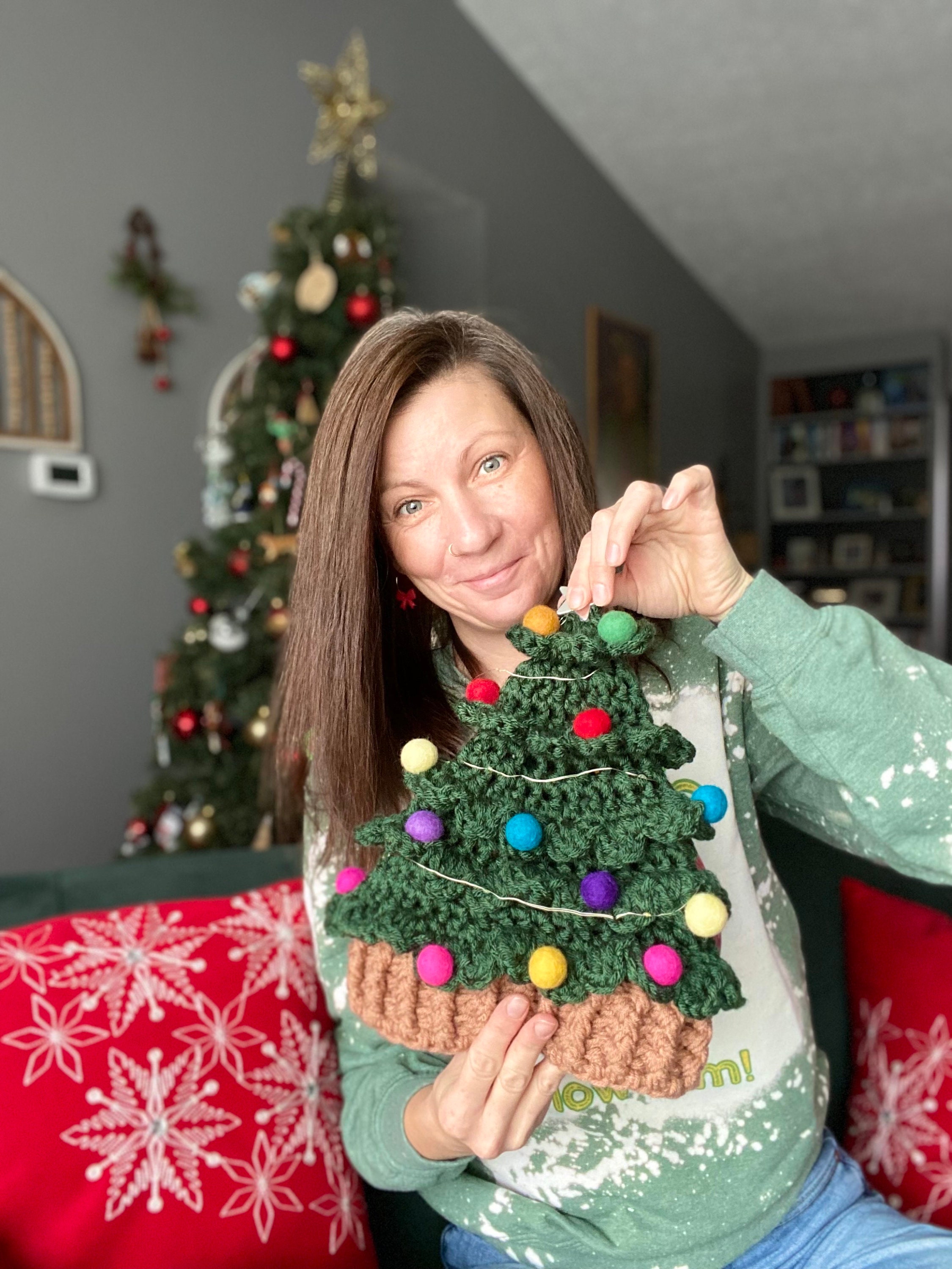 30 Christmas Tree Hat Crochet Patterns for Festive Holiday Makes 28 Christmas Tree Hat Crochet Pattern with Pom Poms
