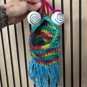 Crochet Martian Plant Hanger: Psychedelic Cotton Basket