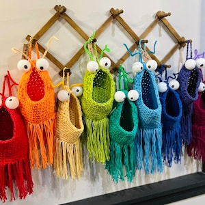Martian plant hanger pattern, plant baskets, crochet basket, crochet martians, monster plant hangers, alien, yip yip inspired, PDF only, ENG