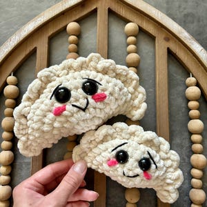 Pierogi stuffie, desk decor, amigurimi, crochet pierogi, crochet dumplings, pierogi squishy, best friend gift