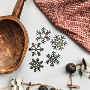 3&quot; Metal Snowflake Ornaments