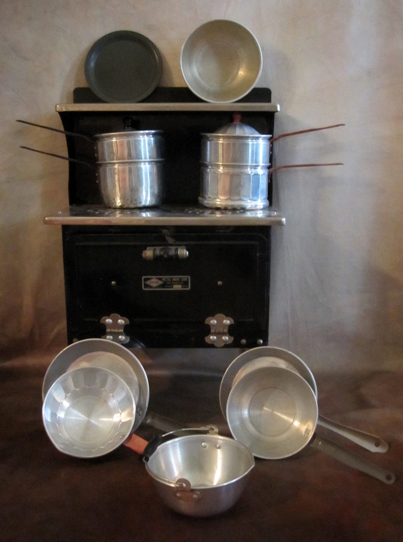 Vintage Child S Electric Stove With Pots And Pans Etsy