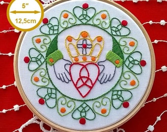 Claddagh irlandais - Broderie moderne - kit de broderie niveau débutant - Kit de broderie traditionnelle