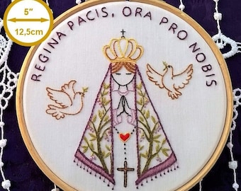 Kit de broderie traditionnelle - Vierge Marie Reine de la Paix - Regina  Pacis, ora pro nobis - kit de broderie chrétienne -