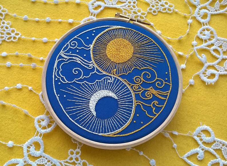 Traditionelles Stickset – Sonne und Mond – Yin und Yang – Moderne Stickerei – Stickset für Anfänger Bild 8