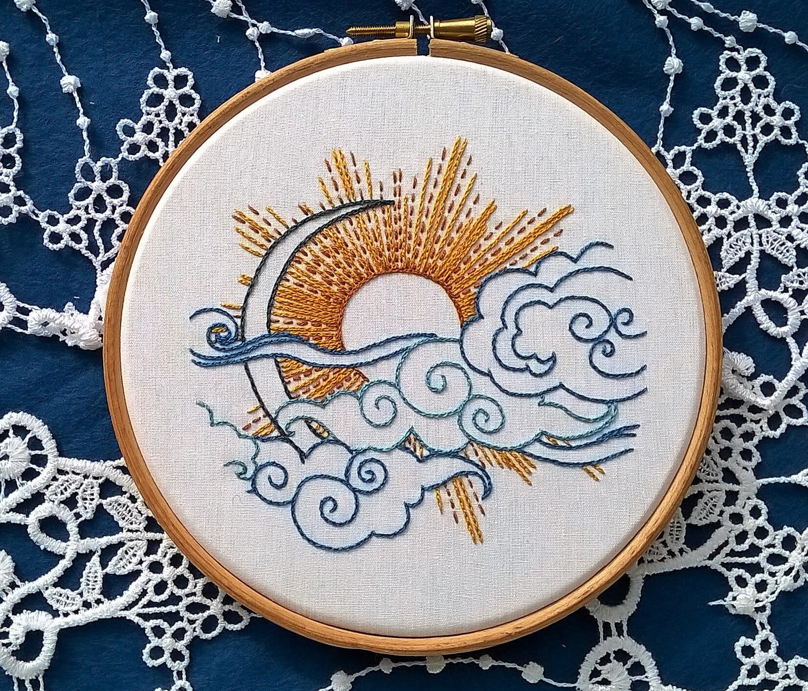 hand embroidery KIT -  Sun and Moon hand embroidery design - beginner…