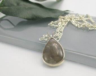 Labradorite Gemstone Pendant with Sterling Silver 18 inch Chain