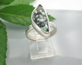 Turquoise Ring set in Sterling Silver, Size 6 3/4