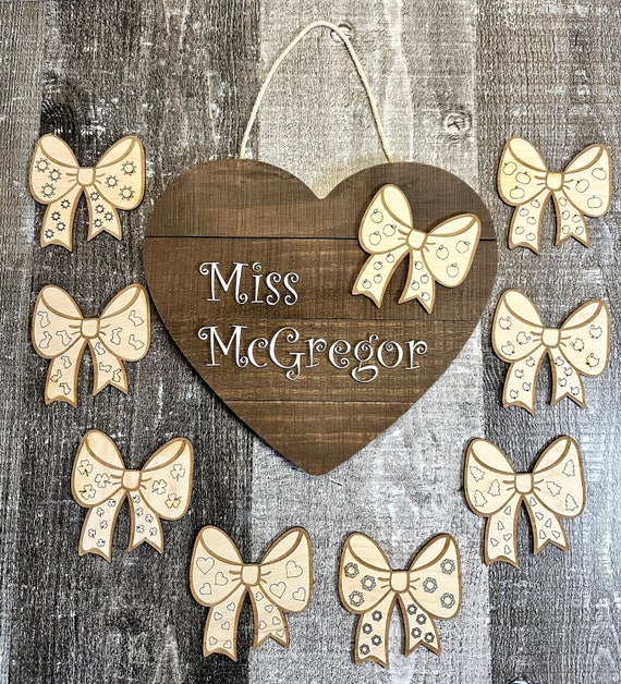 Digital File: Shiplap Heart Sign With Interchangeable Seasonal