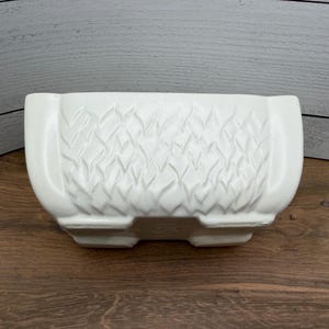 Vintage MCM Hull Pottery Off-White Planter USA #76 Imperial Line