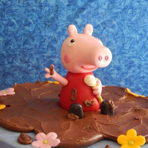 Peppa Pig Inspired Fondant Cake Topper
