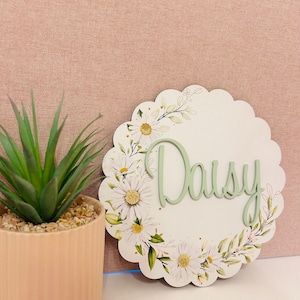 Personalised daisy floral scallop circle  bedroom name plaque sign door sign hanging plaque wall, girls bedroom theme Daisy flower boho home