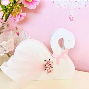 White Swan Nursery Decor: Pink Glitter Beak, Tulle & Flowers