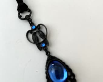 1928 Black and Shapphire Blue Love Birds  Necklace Victorian Necklace Black and Blue Necklace Green Toggle Necklace Black and Blue