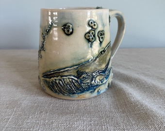 Taza de cerámica hecha a mano con forma de ballena: Arte de percebes marinos, taza de café única