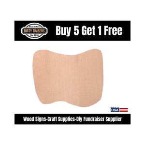 Peut inclure: Un panneau en bois clair et non fini, de forme incurvée unique. Le panneau est en bois naturel et prêt à être peint ou teinté. L'image comprend également le texte "Buy 5 Get 1 Free" et "Wood Signs-Craft Supplies-Diy Fundraiser Supplier".