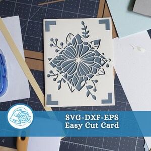 Projekt karty z geometrycznym kwiatem, plik Cricut Joy Card Cut, karta ukończenia szkoły, karta z pozdrowieniami z gratulacjami, cyfrowa karta, pobieranie SVG