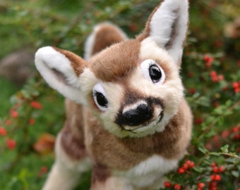 斑点のある鹿のリアルなおもちゃ、一点ものの人工ぬいぐるみ、かわいい