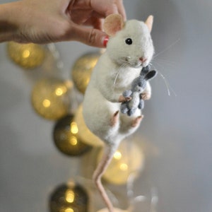 Needle felted mouse Little mice White mouse Felted animal Mouse filtz Felted miniature Wool mouse Felt sculpture mouse Eco toy image 7