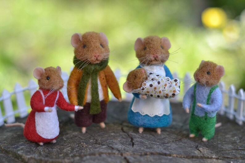 Mouse family MADE TO ORDER Brambly Hedge dollhouse miniature Etsy