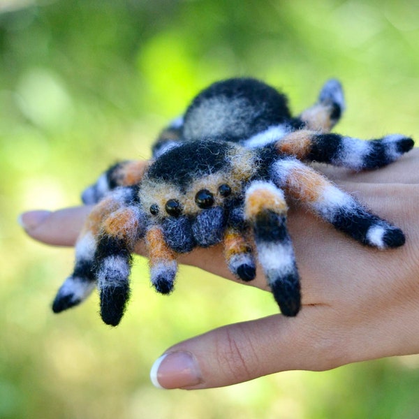 Tarantula MADE TO ORDER Jumping spider toy Needle felted animal Nursery decor Halloween Wool felt arachnid sculpture