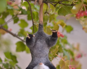 Needle felted realistic Possum MADE TO ORDER Felt animals Felting Miniature Wool felt Felted forest animals Opossum figurine