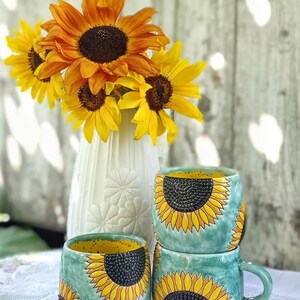 Zonnebloemen handgemaakte keramische mok afbeelding 7