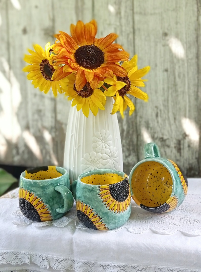 Zonnebloemen handgemaakte keramische mok afbeelding 2