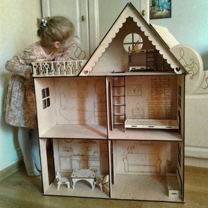 Dollhouse with 3 floors without the engraving and the furniture
