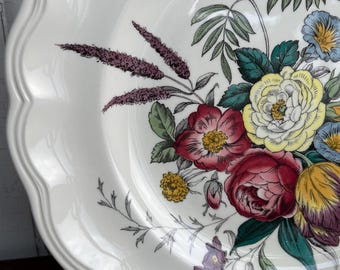 Copeland Spode Gainsborough pattern vintage china 10.5” plate for serving or display